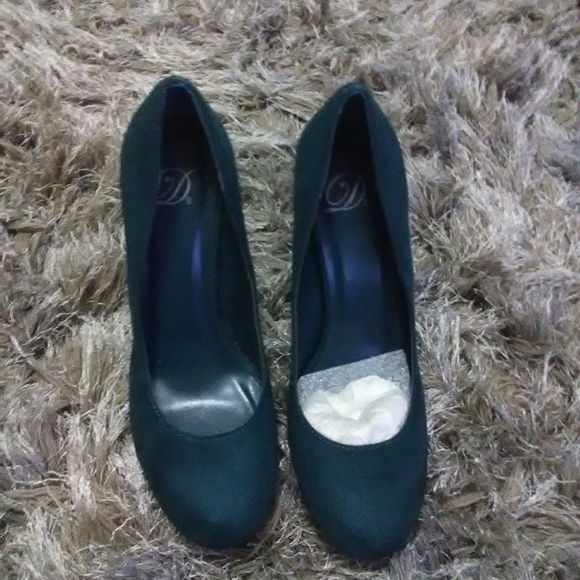 Green heels - Picture 2 of 2